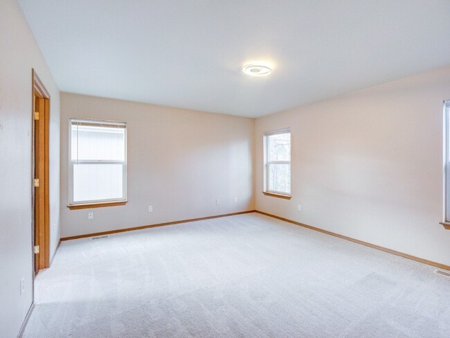 Building Photo - 1011 117th Streetcourt E