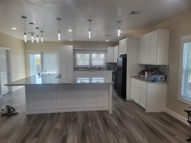 Building Photo - 2250 Rd 5732