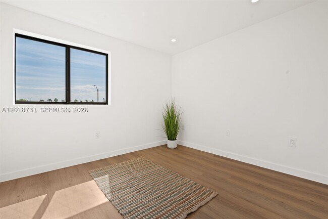 Building Photo - 726 NW 55th St