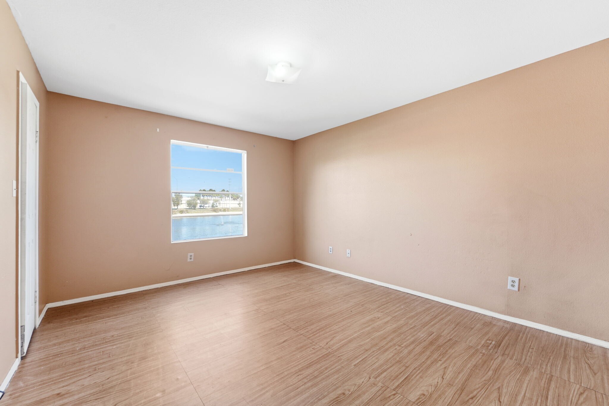 Building Photo - 1400 Gandy Blvd N