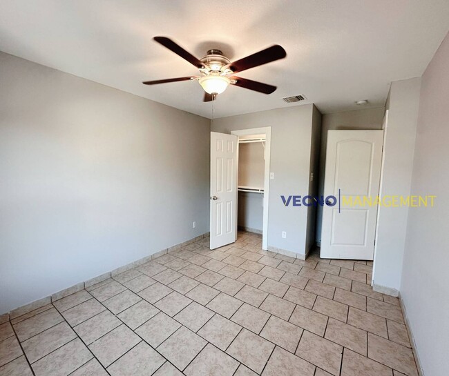Building Photo - 135 Nopal St