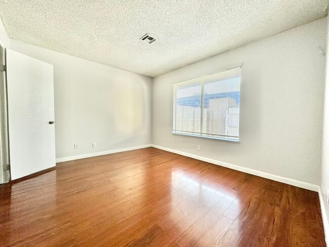 Building Photo - 6151 Meadow Vista Ln