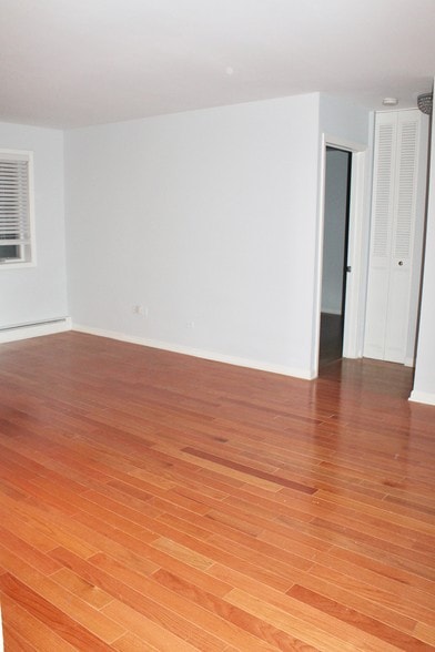 Huge living room! - 426 W Barry Ave