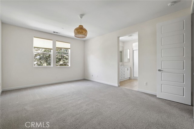 Building Photo - 216 Finch