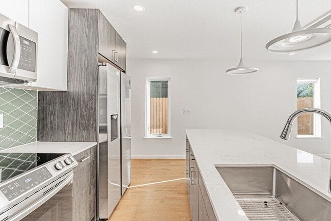 Building Photo - 1717 Ingalls St