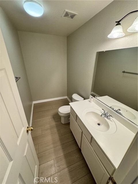 Building Photo - 38422 Clearbrook Dr