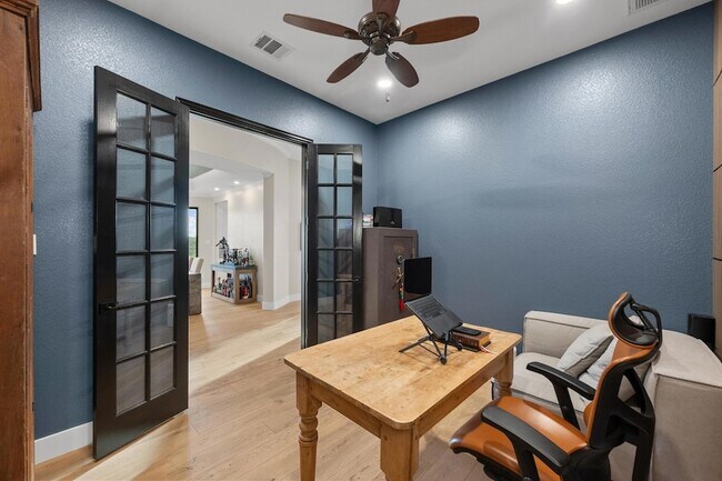 Building Photo - 4518 Diamante Dr