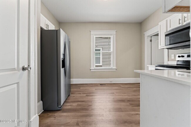 Building Photo - 2781 College St