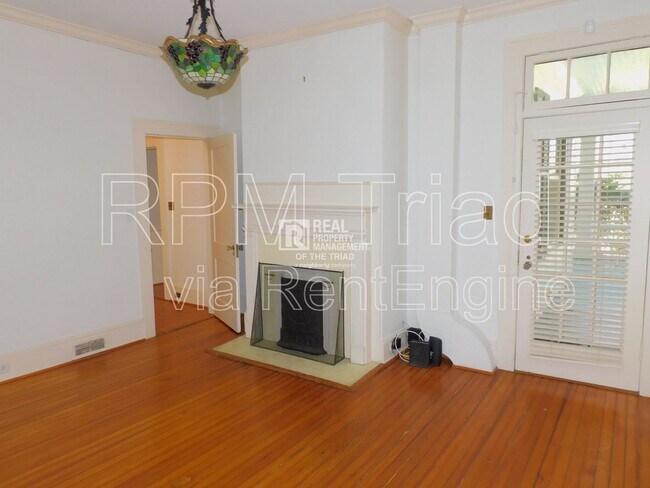 Building Photo - 1224 Glade St NW