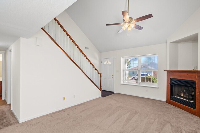 Building Photo - 2418 Northampton Dr