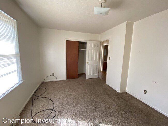 Building Photo - 622 Margrace Rd