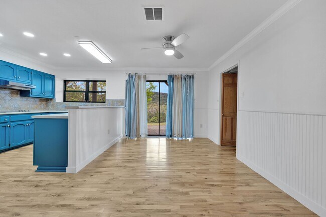 Building Photo - Charming 3/2 in Scenic Helotes, TX