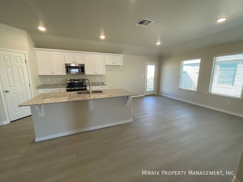 Building Photo - 1349 Bajada St