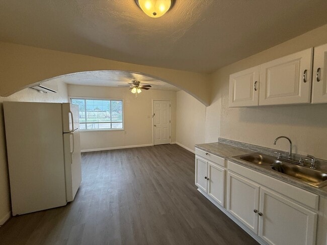 Building Photo - Remodeled Two Bedroom Home Fenced Yard