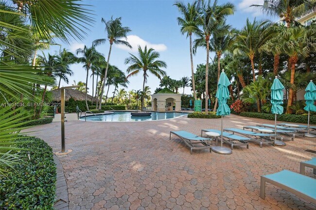 Building Photo - 19501 W Country Club Dr