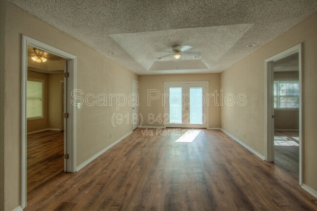 Building Photo - 230 E Zion St