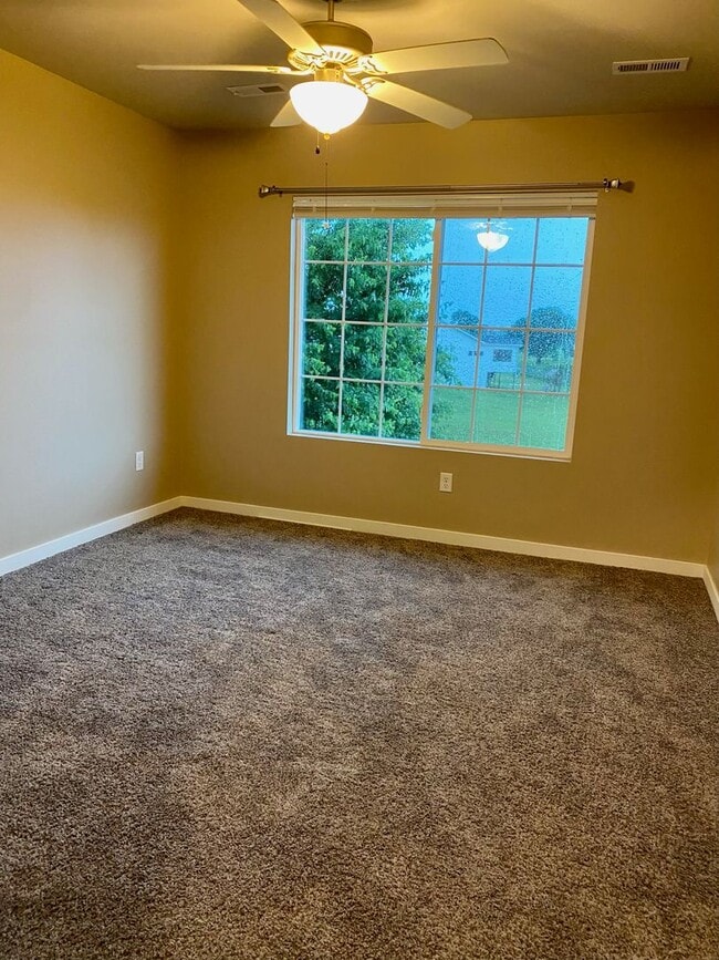 Building Photo - Sublease - 3 Bedroom Ankeny Townhome Avail...