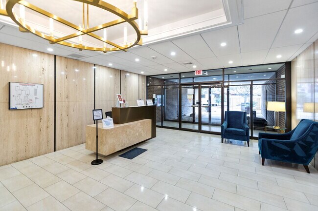 Building Photo - Amazing Opportunity to Rent this well Main...