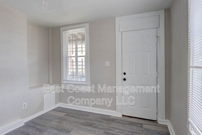 Building Photo - 124 S Carey St