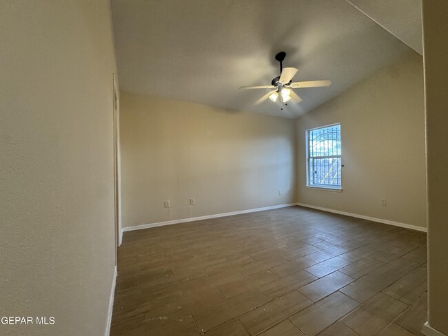 Building Photo - 13098 Oscar Chacon