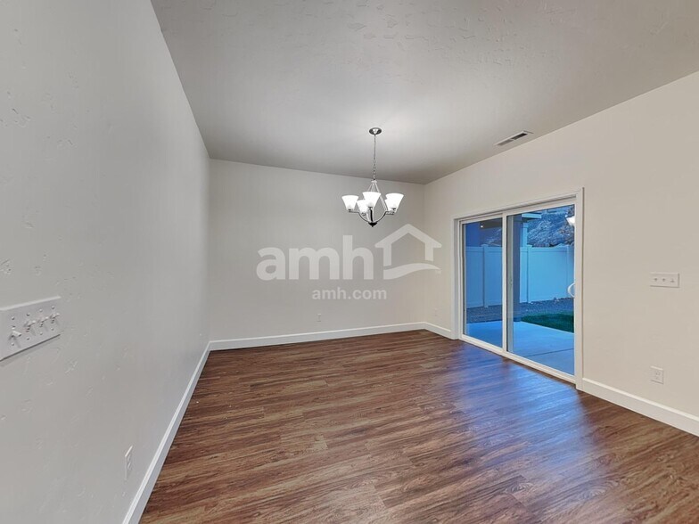 Building Photo - 3465 S Bartlett Ave