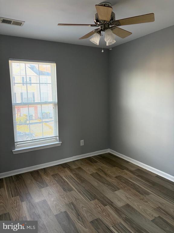 Building Photo - 46 Lisa Dr