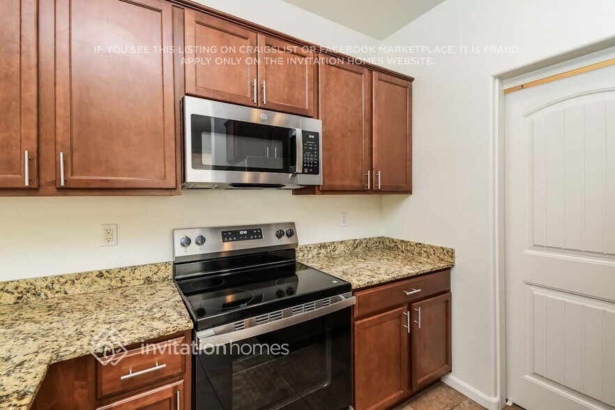 Building Photo - 1457 S Colt Dr