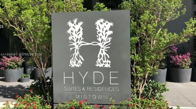 Building Photo - 121 NE 34th St