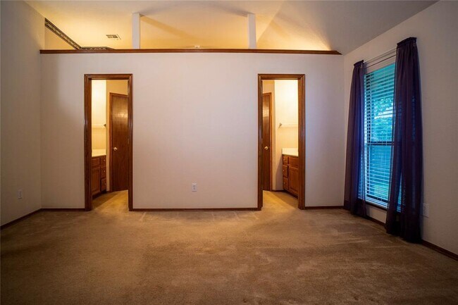 Building Photo - 517 Goshawk Dr