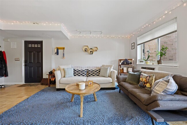 Building Photo - 330 S Central Ave