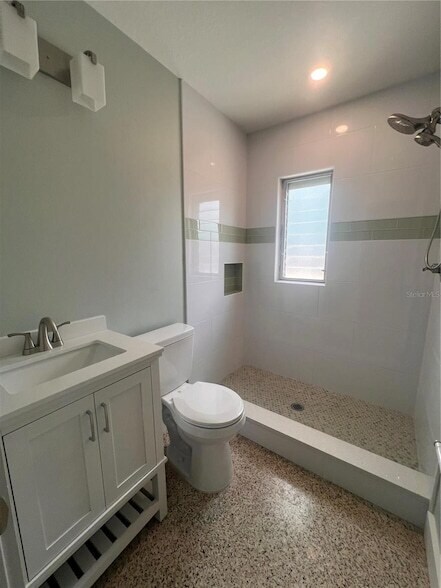 Building Photo - 40 82nd Ave