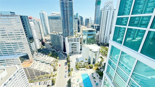 Building Photo - 950 Brickell Bay Dr
