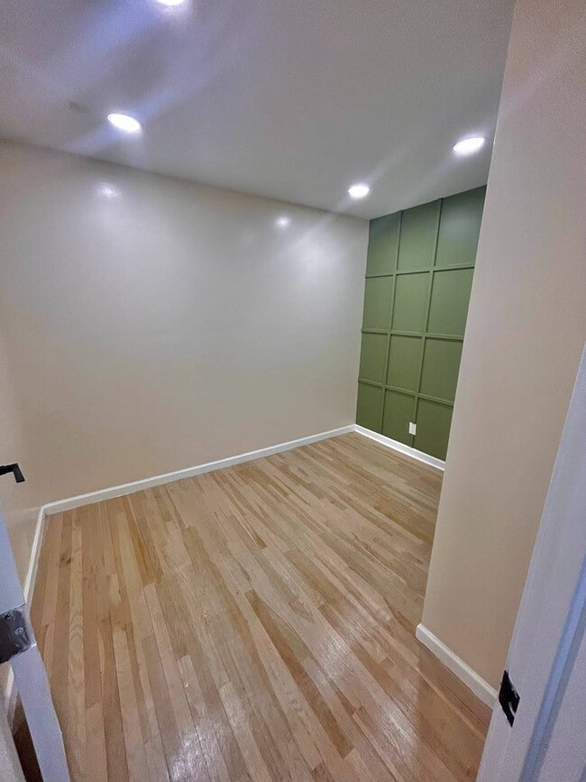 Building Photo - 1316 East 100th Street