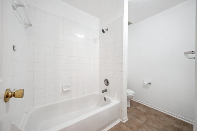 Building Photo - 15026 Magnoliabough Pl