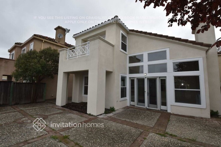 Building Photo - 104 Cam Del Sol