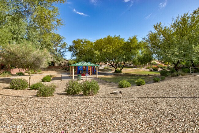 Building Photo - 2237 W Bonanza Ln