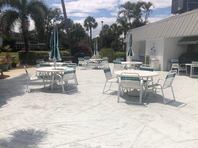 Building Photo - 2929 SE Ocean Blvd