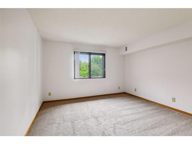 Building Photo - 4575 W 80th St Cir