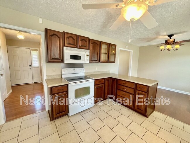 Building Photo - 127 Kristin Ave