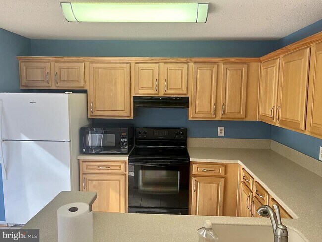 Building Photo - 11570 Hill Meade Ln