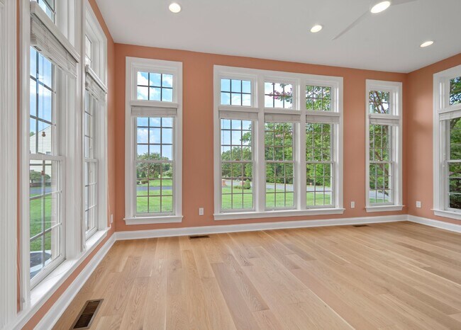 Building Photo - 27556 Paddock Trail Pl