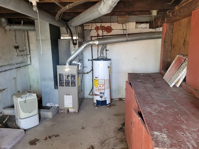 Building Photo - 2 br, 1 bath House - 922 Greendale Drive