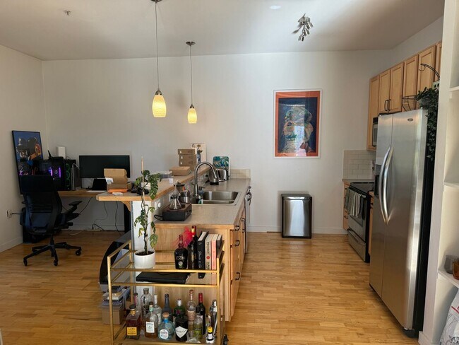 Building Photo - Charming 2BR Unit in Denver