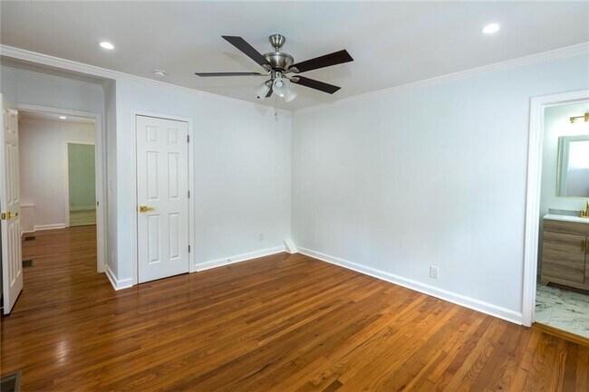 Building Photo - 1311 Roxboro Dr NE