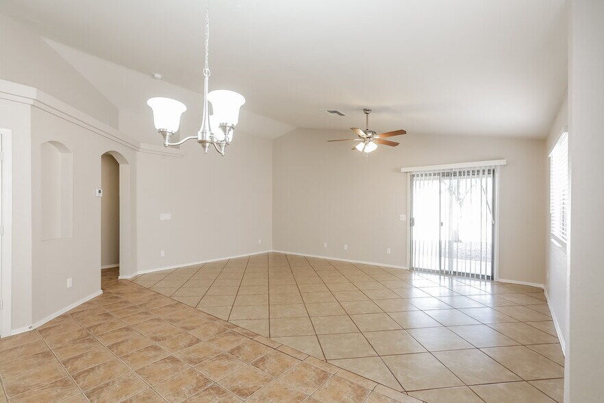 Building Photo - 4314 N 124th Ave