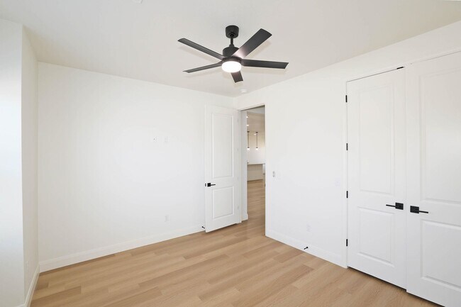 Building Photo - 10424 Tierra Santa Dr