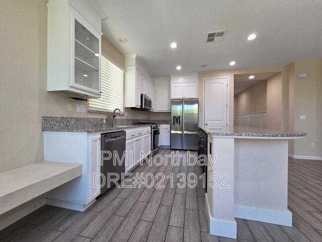 Building Photo - 308 Aster St