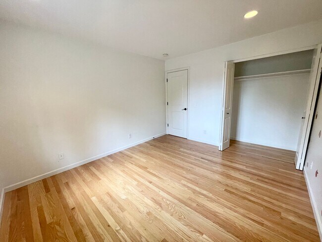 Building Photo - 315 N 155th St