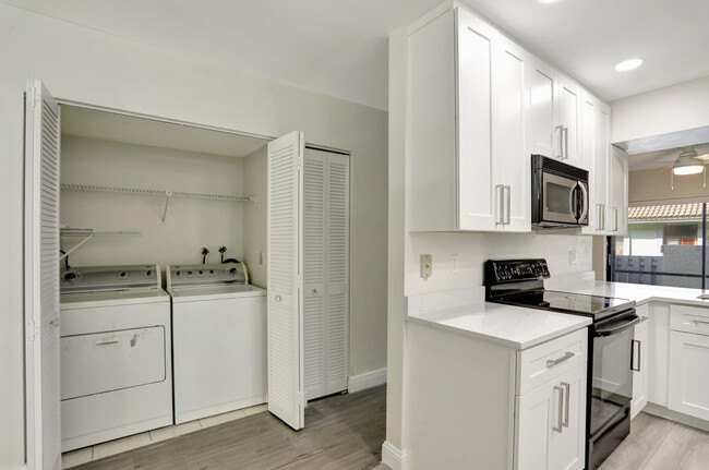 Building Photo - 9775 Riverside Dr