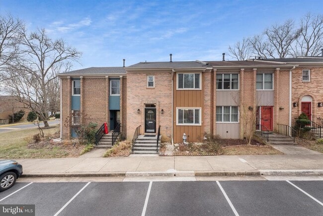 Building Photo - 5052 Cliffhaven Dr